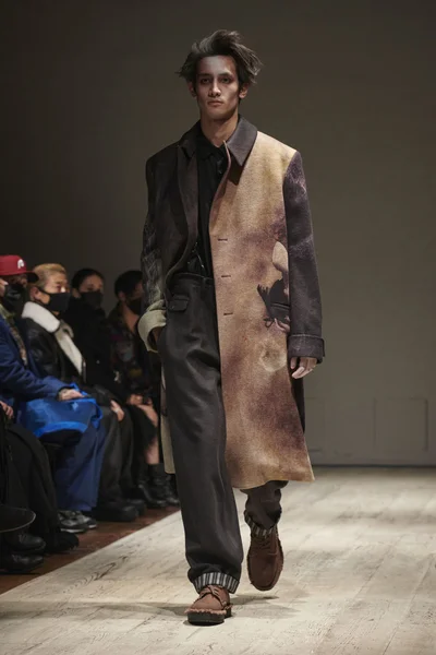 Look 25